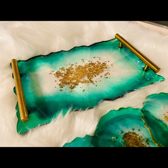 Handmade Green Resin Tray With Handles And Coasters - Picture 11 of 13